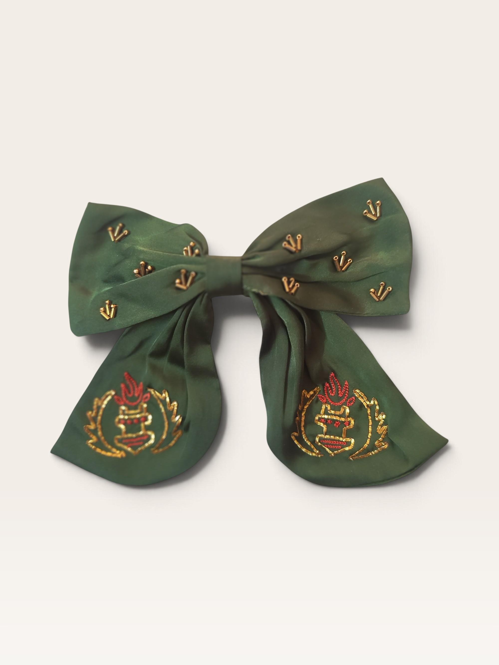 Silky green vintage bow clip - Image 1